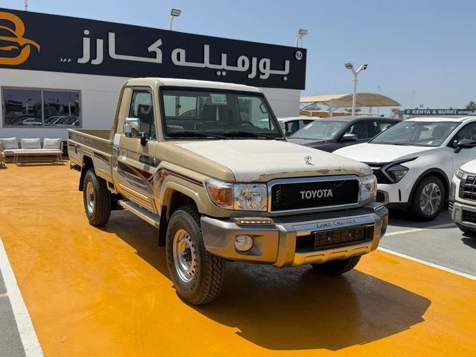 Used Toyota Land Cruiser 70 Series Facelift 1, 4.0 l, 2021 in Dubai by Bormela Cars, Beige color. GCC Specs | AUTO.AE | Listing #260597