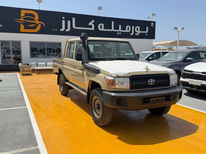 Used Toyota Land Cruiser 70 Series Facelift 1, 4.0 l, 2021 in Dubai by Bormela Cars, Beige color. GCC Specs | AUTO.AE | Listing #260600