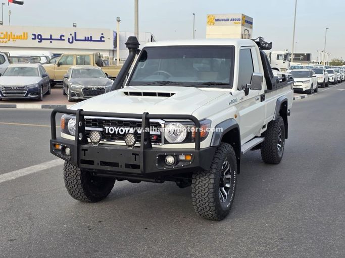 Used Toyota Land Cruiser 70 Series Facelift 1, 4.5 l, 2021 in Dubai by Alhamd Motors, White color.  | AUTO.AE | Listing #260923