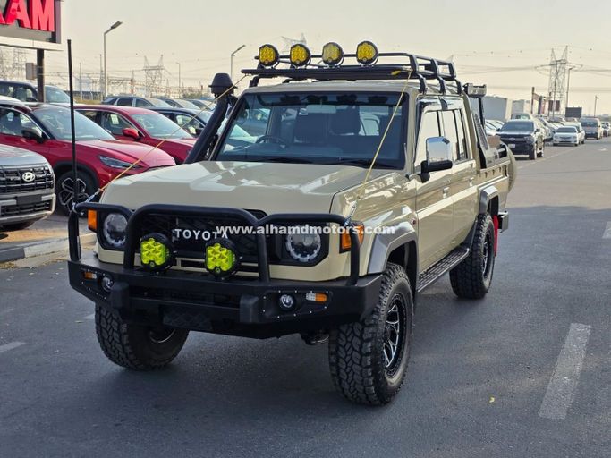 Used Toyota Land Cruiser 70 Series Facelift 1, 4.5 l, 2021 in Dubai by Alhamd Motors, Beige color.  | AUTO.AE | Listing #260929