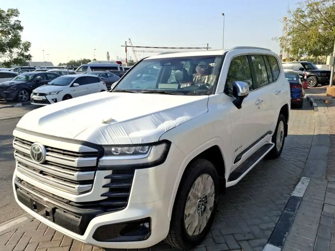 Новый Toyota Land Cruiser i-FORCE MAX 300 Series, 3.4 л, 2025 в Дубае от Mursalin Motors FZCO Белый цвет. GCC | AUTO.AE | Объявление #262387