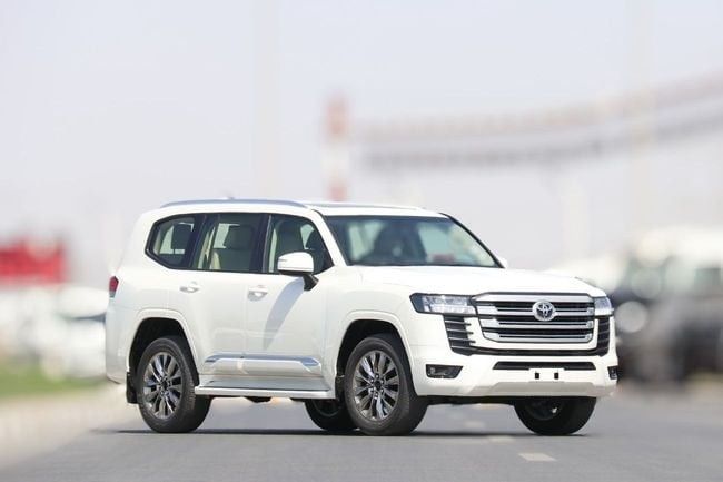 Новый Toyota Land Cruiser 300 Series, 4.0 л, 2026 в Дубае от Atlantic Motors FZCO Белый цвет. GCC | AUTO.AE | Объявление #262971