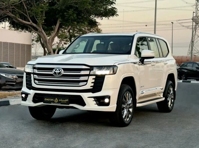مستعملة Toyota Land Cruiser السلسلة 300, 4.0 l, 2025 في في دبي من Q Motors، اللون أبيض. مواصفات الخليج | AUTO.AE | إعلان #263605