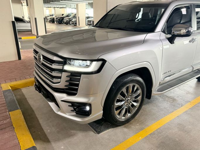 مستعملة Toyota Land Cruiser Twin Turbo السلسلة 300, 3.5 l, 2024 في في دبي، اللون فضي. مواصفات الخليج | AUTO.AE | إعلان #264923