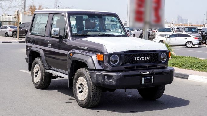 Новый Toyota Land Cruiser 70 Series Рестайлинг 2, 2.8 л, 2025 в Дубае от Atlantis Motors FZE Серый цвет. GCC | AUTO.AE | Объявление #264999