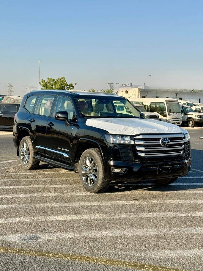 جديدة Toyota Land Cruiser السلسلة 300, 4.0 l, 2025 في في دبي من Signature Motors FZE، اللون أسود. مواصفات الخليج | AUTO.AE | إعلان #265154
