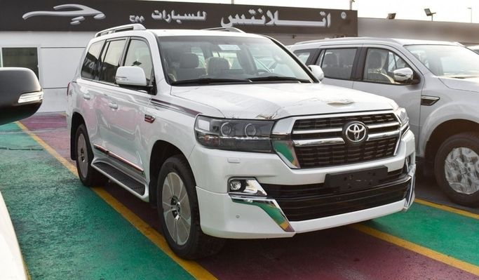 Подержанный Toyota Land Cruiser 200 Series Рестайлинг 2, 5.7 л, 2021 в Дубае от Atlantis Motors FZE Белый цвет. GCC | AUTO.AE | Объявление #265319