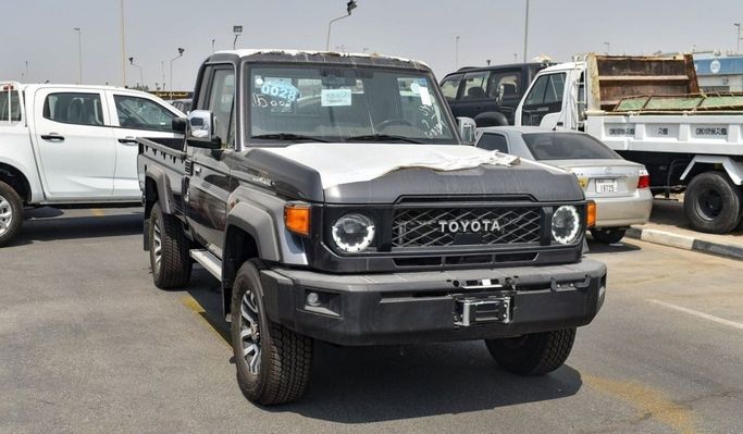 Новый Toyota Land Cruiser 70 Series Рестайлинг 2, 4.0 л, 2024 в Дубае от Atlantis Motors FZE Черный цвет. GCC | AUTO.AE | Объявление #265342