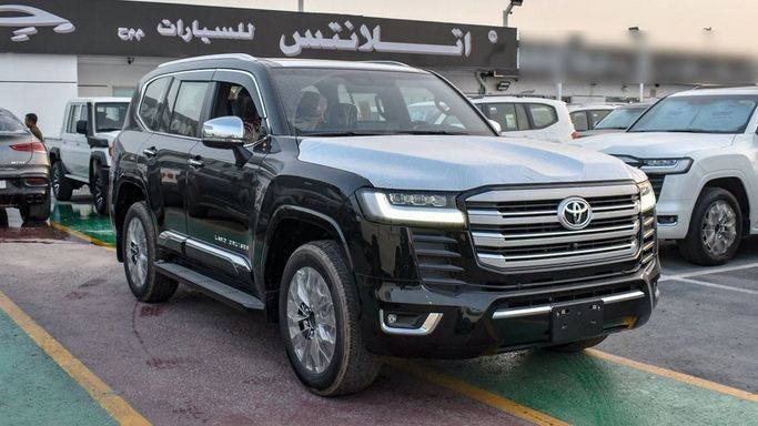 جديدة Toyota Land Cruiser Twin Turbo السلسلة 300, 3.5 l, 2024 في في دبي من Atlantis Motors FZE، اللون أسود. مواصفات الخليج | AUTO.AE | إعلان #265365