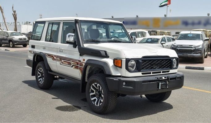 Новый Toyota Land Cruiser 70 Series Рестайлинг 2, 4.0 л, 2024 в Дубае от Atlantis Motors FZE Белый цвет. GCC | AUTO.AE | Объявление #265432