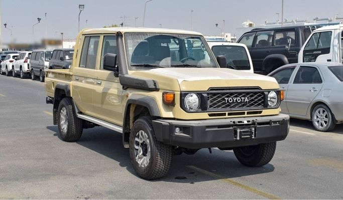 Новый Toyota Land Cruiser 70 Series Рестайлинг 2, 4.0 л, 2024 в Дубае от Atlantis Motors FZE Бежевый цвет. GCC | AUTO.AE | Объявление #265435