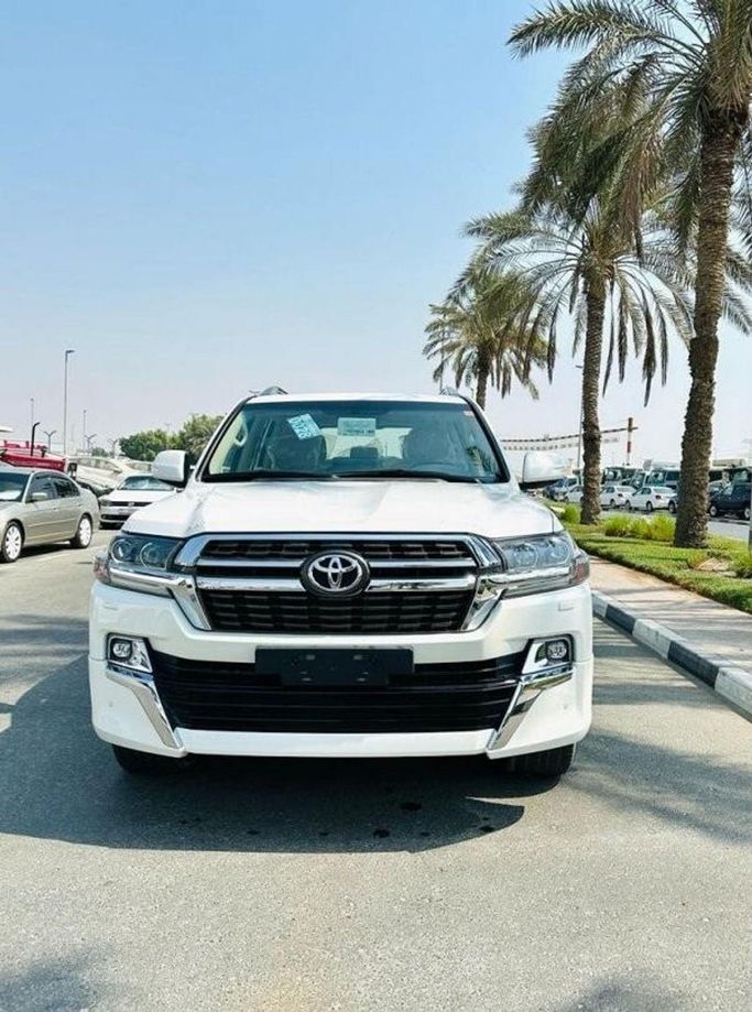 Подержанный Toyota Land Cruiser 200 Series Рестайлинг 2, 4.6 л, 2021 в Дубае от Atlantis Motors FZE Белый цвет. GCC | AUTO.AE | Объявление #265454