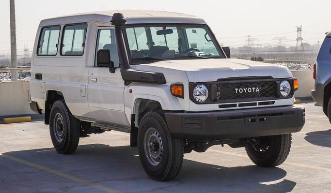 جديدة Toyota Land Cruiser 70 Series 70 Series Facelift 2, 4.0 l, 2025 في في دبي من Najem Motors، اللون أبيض. مواصفات الخليج | AUTO.AE | إعلان #265724