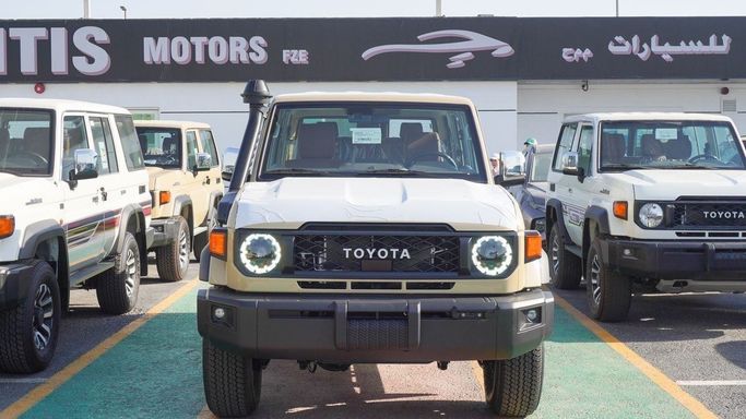 Новый Toyota Land Cruiser 70 Series Рестайлинг 2, 2.8 л, 2025 в Дубае от Atlantis Motors FZE Светло-коричневый цвет. GCC | AUTO.AE | Объявление #265896