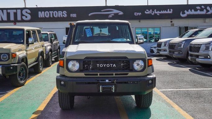 جديدة Toyota Land Cruiser 70 Series 70 Series Facelift 2, 2.8 l, 2024 في في دبي من Atlantis Motors FZE، اللون بيج. مواصفات الخليج | AUTO.AE | إعلان #265931