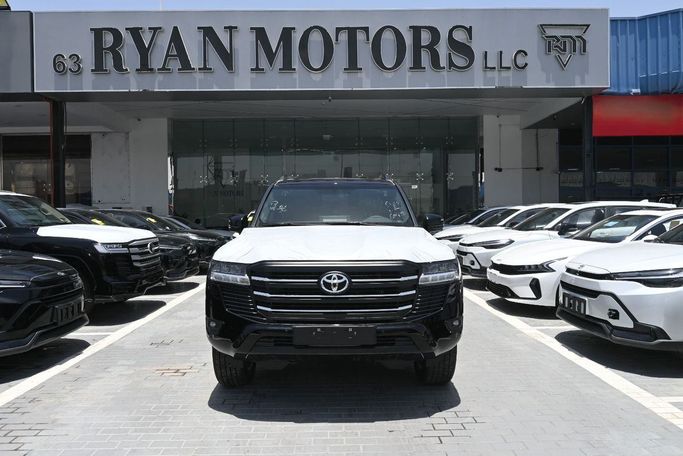 جديدة Toyota Land Cruiser السلسلة 300, 4.0 l, 2026 في في دبي من RMG Automobiles، اللون أسود. مواصفات الخليج | AUTO.AE | إعلان #266058