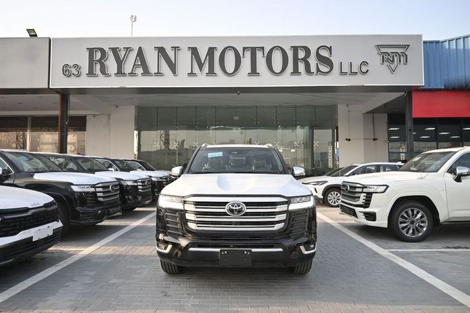 جديدة Toyota Land Cruiser السلسلة 300, 4.0 l, 2026 في في دبي من RMG Automobiles، اللون أسود. مواصفات الخليج | AUTO.AE | إعلان #266089