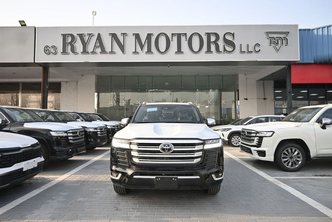 جديدة Toyota Land Cruiser Twin Turbo السلسلة 300, 3.3 l, 2026 في في دبي من RMG Automobiles، اللون أسود. مواصفات الخليج | AUTO.AE | إعلان #266100
