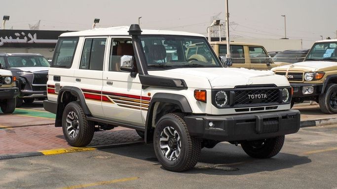 Новый Toyota Land Cruiser 70 Series Рестайлинг 2, 2.8 л, 2025 в Дубае от Atlantis Motors FZE Белый цвет. GCC | AUTO.AE | Объявление #266153