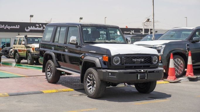 Новый Toyota Land Cruiser 70 Series Рестайлинг 2, 4.0 л, 2025 в Дубае от Atlantis Motors FZE Черный цвет. GCC | AUTO.AE | Объявление #266228