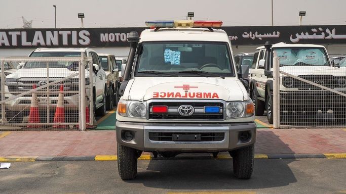 Новый Toyota Land Cruiser 70 Series Рестайлинг 2, 4.0 л, 2025 в Дубае от Atlantis Motors FZE Белый цвет. GCC | AUTO.AE | Объявление #266294