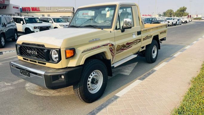 Новый Toyota Land Cruiser 70 Series Рестайлинг 2, 2.8 л, 2025 в Дубае от Atlantis Motors FZE Светло-коричневый цвет. GCC | AUTO.AE | Объявление #266313