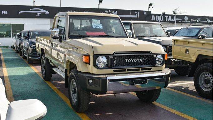 جديدة Toyota Land Cruiser 70 Series 70 Series Facelift 2, 4.0 l, 2024 في في دبي من Atlantis Motors FZE، اللون بيج. مواصفات الخليج | AUTO.AE | إعلان #266460