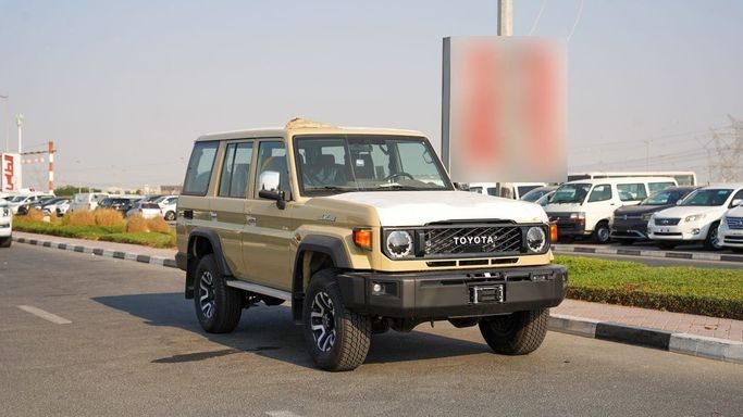 New Toyota Land Cruiser 70 Series Facelift 2, 2.8 l, 2025 in Dubai by Atlantis Motors FZE, Beige color. GCC Specs | AUTO.AE | Listing #266640