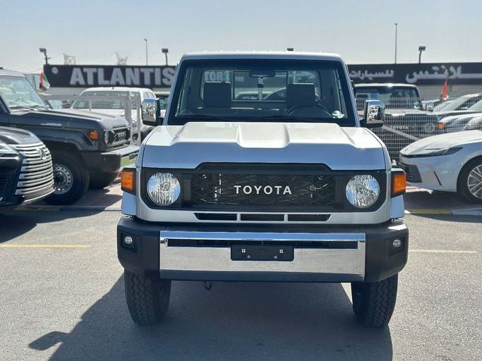 New Toyota Land Cruiser 70 Series Facelift 2, 4.0 l, 2025 in Dubai by Atlantis Motors FZE, Silver color. GCC Specs | AUTO.AE | Listing #266641