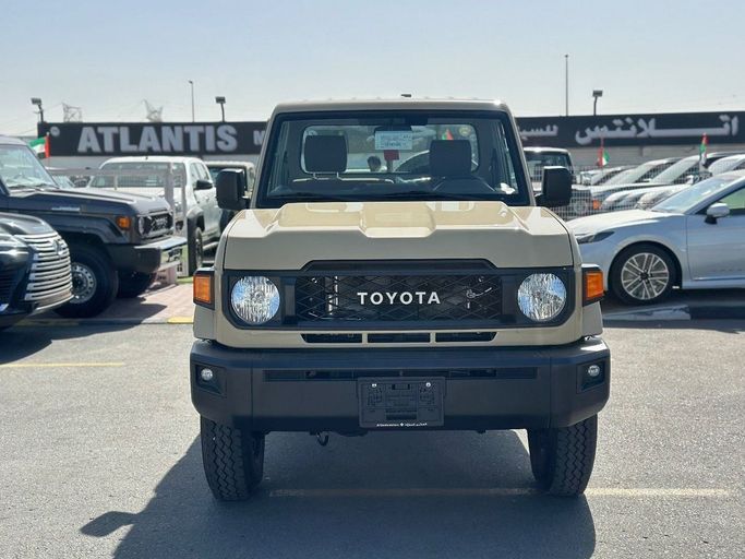 New Toyota Land Cruiser 70 Series Facelift 2, 4.0 l, 2025 in Dubai by Atlantis Motors FZE, Tan color. GCC Specs | AUTO.AE | Listing #266652