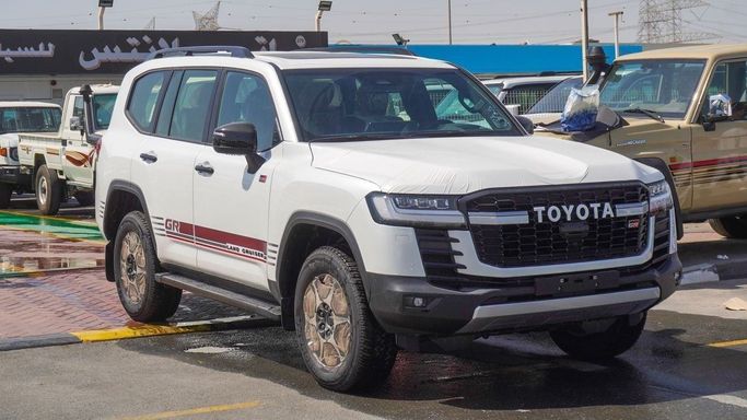 New Toyota Land Cruiser Twin Turbo 300 Series, 3.5 l, 2025 in Dubai by Atlantis Motors FZE, White color. GCC Specs | AUTO.AE | Listing #266669