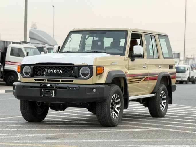 جديدة Toyota Land Cruiser 70 Series 70 Series Facelift 2, 2.8 l, 2025 في في دبي من World Center Motors FZE، اللون بيج. مواصفات الخليج | AUTO.AE | إعلان #267671