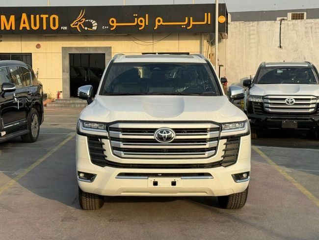 جديدة Toyota Land Cruiser السلسلة 300, 4.0 l, 2026 في في دبي من AL REEM AUTO، اللون أبيض.  | AUTO.AE | إعلان #268799
