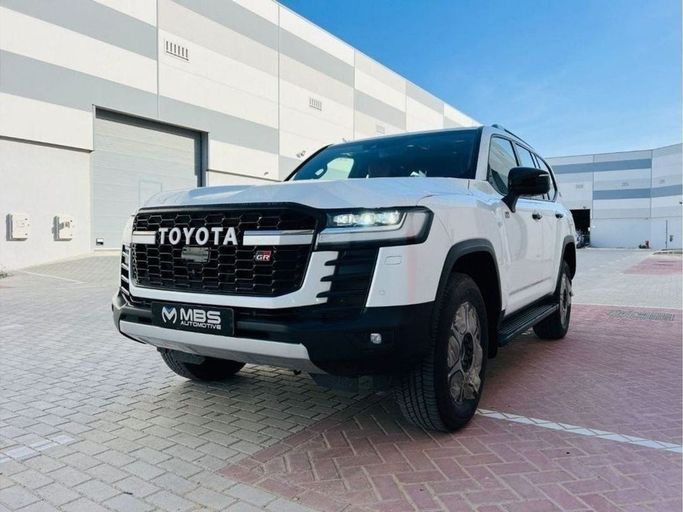 جديدة Toyota Land Cruiser السلسلة 300, 3.4 l, 2026 في في دبي من Mercury Global FZCO، اللون أبيض. مواصفات الخليج | AUTO.AE | إعلان #268906