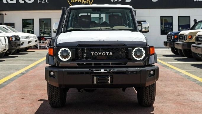 Новый Toyota Land Cruiser 70 Series Рестайлинг 2, 4.0 л, 2026 в Дубае от Africa Auto FZE Черный цвет. GCC | AUTO.AE | Объявление #269111