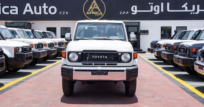 Новый Toyota Land Cruiser 70 Series Рестайлинг 2, 4.0 л, 2026 в Дубае от Africa Auto FZE Белый цвет. GCC | AUTO.AE | Объявление #269115