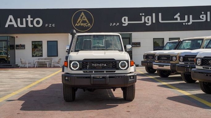Новый Toyota Land Cruiser 70 Series Рестайлинг 2, 4.0 л, 2025 в Дубае от Africa Auto FZE Белый цвет. GCC | AUTO.AE | Объявление #269124