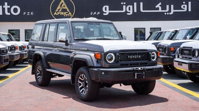 Новый Toyota Land Cruiser 70 Series Рестайлинг 2, 4.0 л, 2026 в Дубае от Africa Auto FZE Серый цвет. GCC | AUTO.AE | Объявление #269135