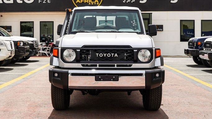 Новый Toyota Land Cruiser 70 Series Рестайлинг 2, 2.8 л, 2026 в Дубае от Africa Auto FZE Серебристый цвет. GCC | AUTO.AE | Объявление #269140