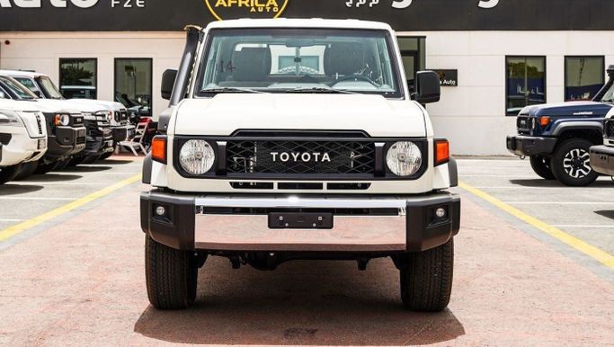 Новый Toyota Land Cruiser 70 Series Рестайлинг 2, 2.8 л, 2026 в Дубае от Africa Auto FZE Белый цвет. GCC | AUTO.AE | Объявление #269142