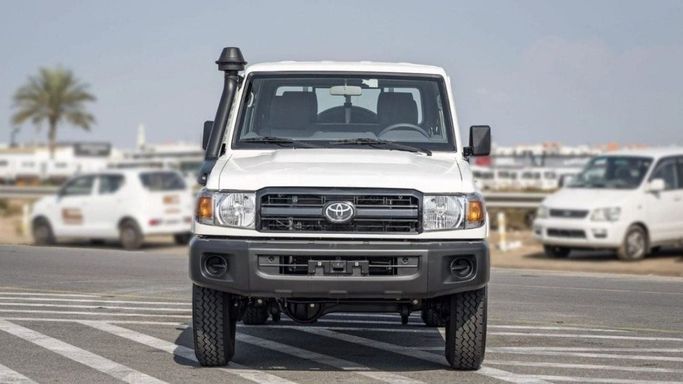 جديدة Toyota Land Cruiser 70 Series 70 Series Facelift 2, 4.2 l, 2023 في في دبي من TARGET MOTORS FZE، اللون أبيض. أخرى | AUTO.AE | إعلان #269319