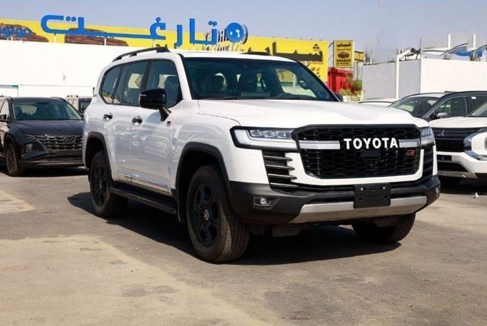 جديدة Toyota Land Cruiser السلسلة 300, 2.8 l, 2023 في في دبي من TARGET MOTORS FZE، اللون أبيض. مواصفات الخليج | AUTO.AE | إعلان #269320