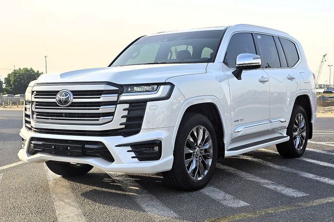 Новый Toyota Land Cruiser Twin Turbo 300 Series, 3.5 л, 2026 в Дубае от Soltan Auto Белый цвет. GCC | AUTO.AE | Объявление #269683