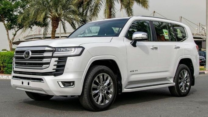 جديدة Toyota Land Cruiser Twin Turbo السلسلة 300, 3.5 l, 2023 في في دبي من TARGET MOTORS FZE، اللون أبيض. مواصفات الخليج | AUTO.AE | إعلان #269793