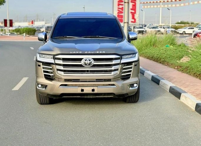 مستعملة Toyota Land Cruiser السلسلة 300, 4.0 l, 2021 في في دبي من Humera automobile fze، اللون بني. مواصفات الخليج | AUTO.AE | إعلان #271067