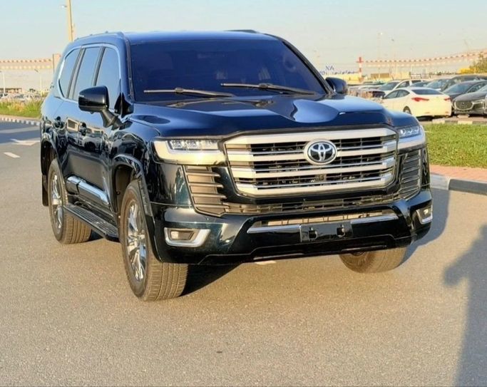 مستعملة Toyota Land Cruiser 200 Series 200 Series Facelift 2, 4.6 l, 2016 في في دبي من Humera automobile fze، اللون أسود. مواصفات الخليج | AUTO.AE | إعلان #271084