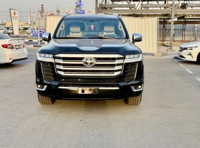 Подержанный Toyota Land Cruiser 200 Series Рестайлинг 2, 4.0 л, 2016 в Дубае от Humera automobile fze Черный цвет. GCC | AUTO.AE | Объявление #271085