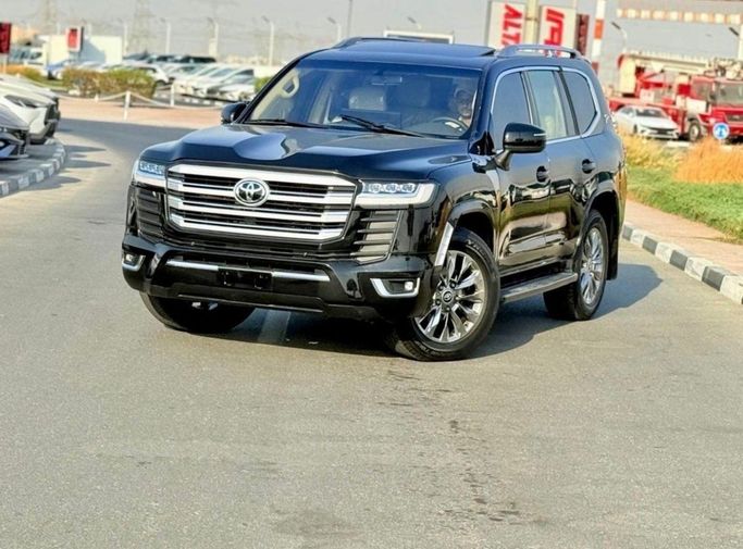 Подержанный Toyota Land Cruiser 200 Series Рестайлинг 2, 4.0 л, 2017 в Дубае от Humera automobile fze Черный цвет. GCC | AUTO.AE | Объявление #271091