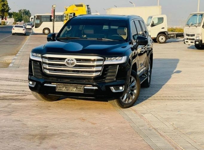 مستعملة Toyota Land Cruiser 200 Series 200 Series Facelift 2, 4.0 l, 2016 في في دبي من Humera automobile fze، اللون أسود. مواصفات الخليج | AUTO.AE | إعلان #271123