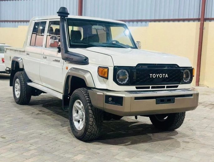 مستعملة Toyota Land Cruiser 70 Series 70 Series Facelift 1, 4.0 l, 2020 في في دبي من Humera automobile fze، اللون أبيض. مواصفات الخليج | AUTO.AE | إعلان #271172